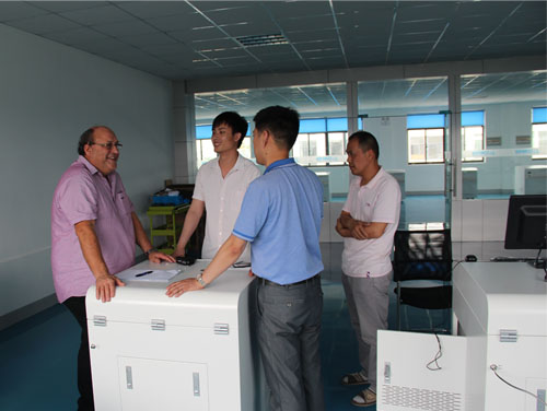 外國(guó)客戶來(lái)我司參觀 